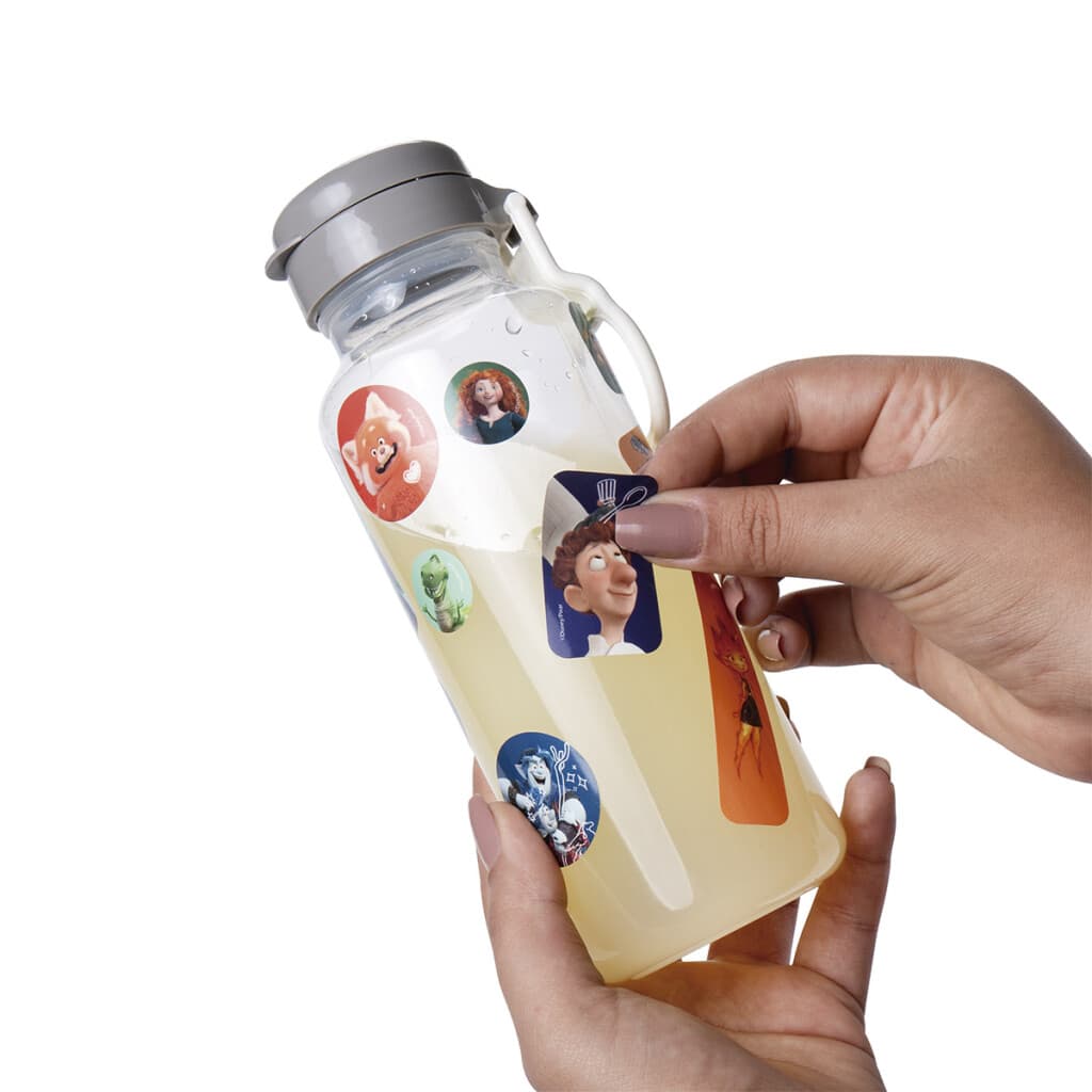 Botella Plática Fun Pixar 600 ml con Adhesivos - 2