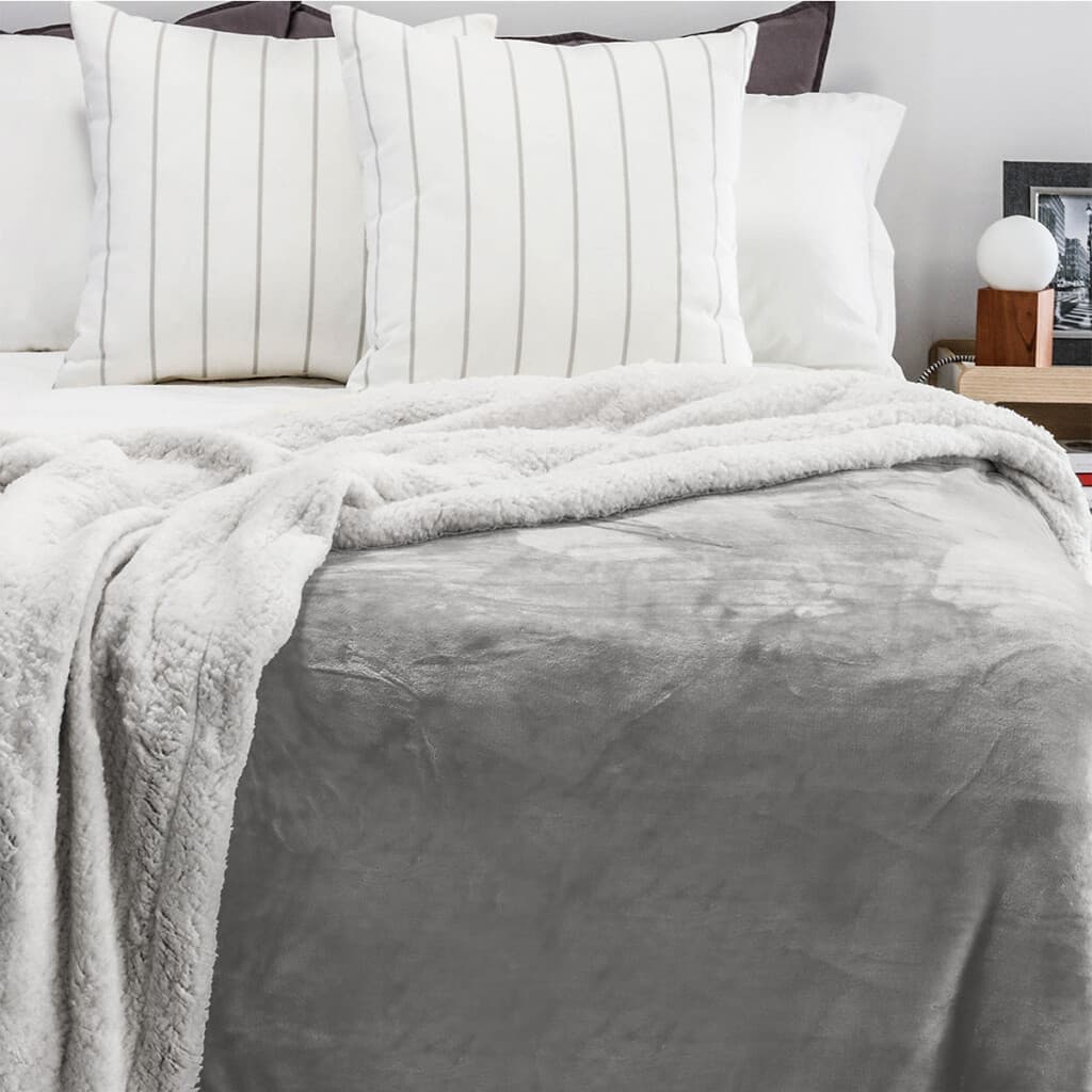 Frazada Flannel con Corderito King Size Richmond 240 x 260 cm - GRIS - 1